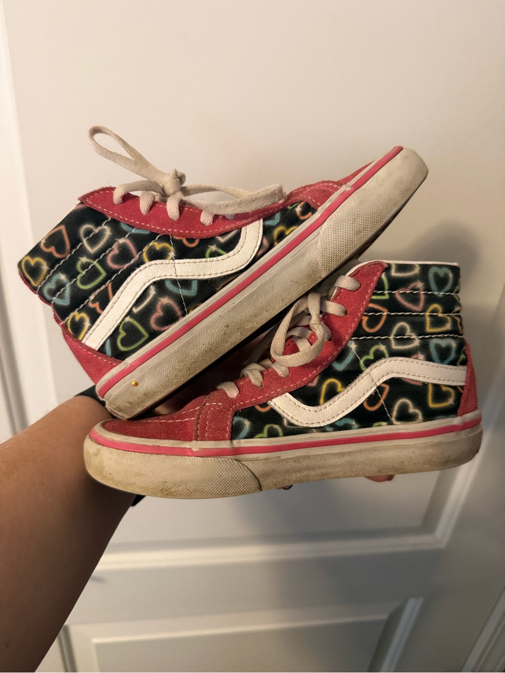 Vans Kids High-Top Sneakers in Pink w Multicolor Heart Print - GUC - size 13.5